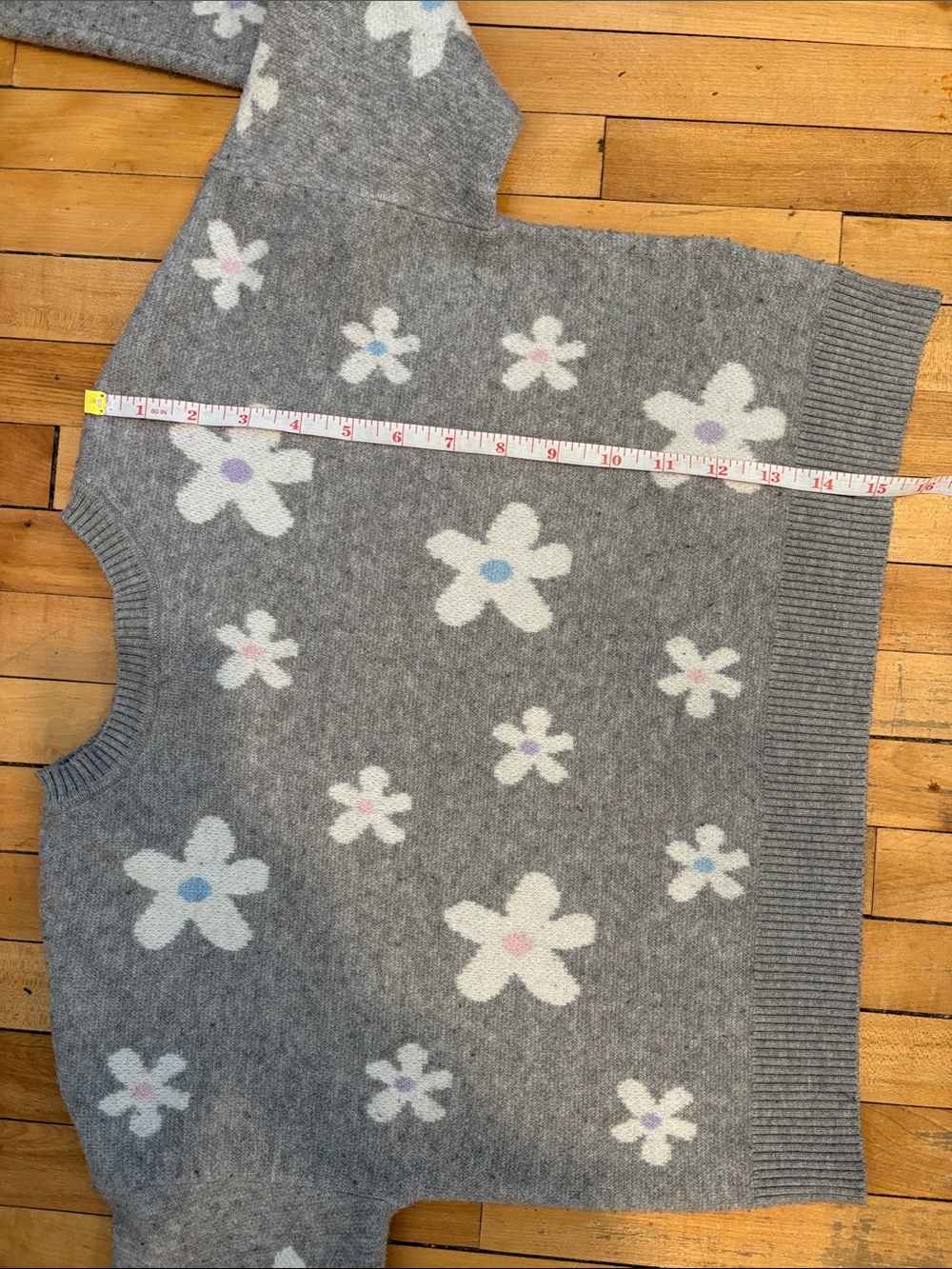 Design History Cropped Sweater - Picture 9 of 11